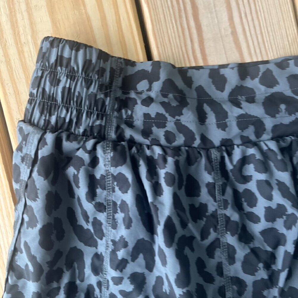 ** Balance Athletic Black Leopard Print Breeze Short Running Hiking Large - Picture 5 of 8